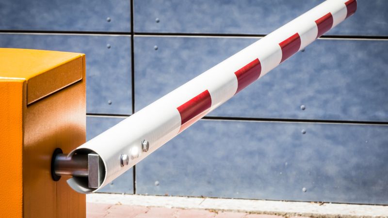 Thanh chắn barrier tự động tại bãi giữ xe giúp quản lý phương tiện ra vào an toàn, nhanh chóng