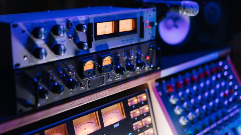 amply trung tam am thanh da vung ket noi thiet bi